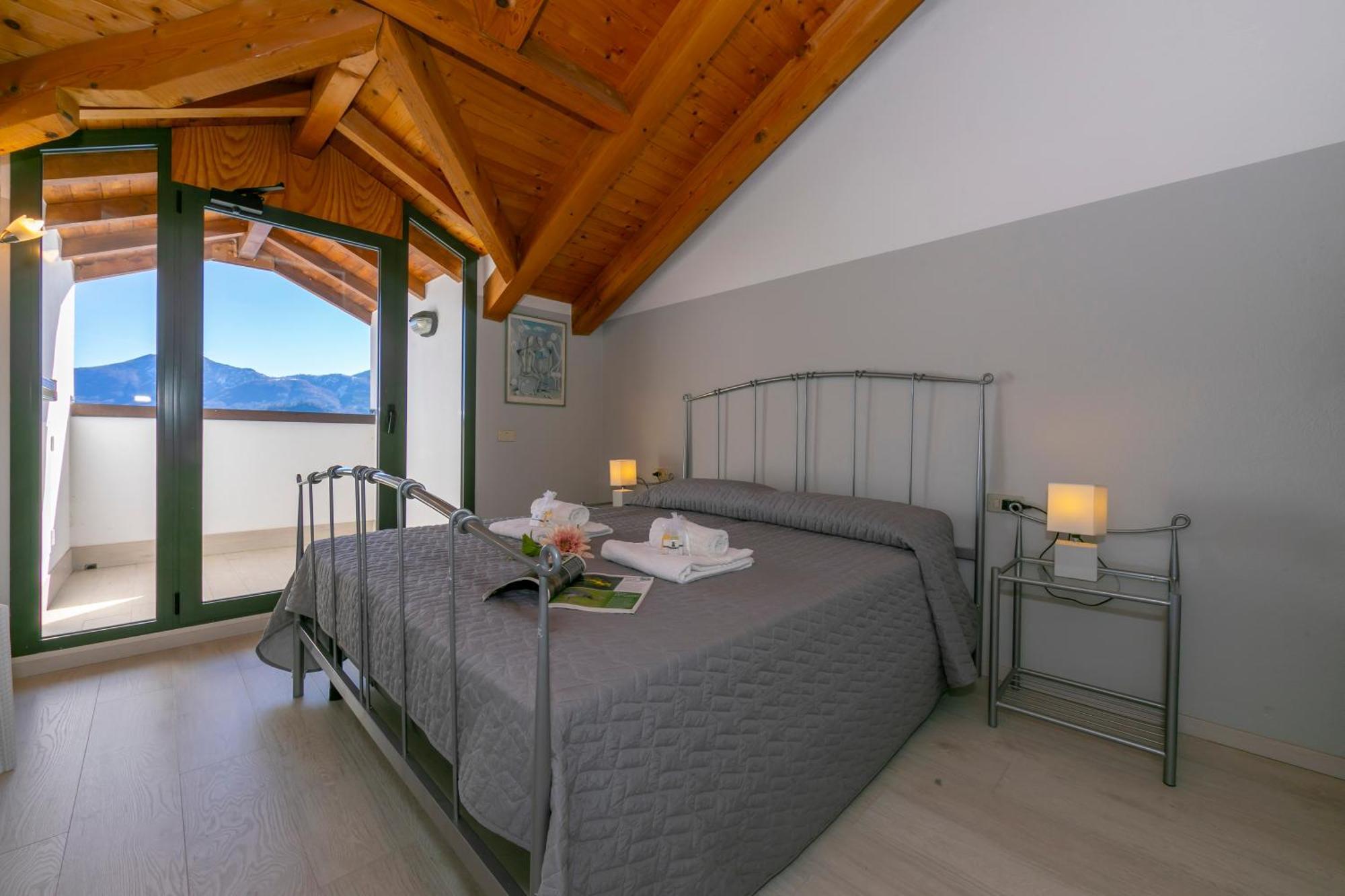 Blu Lake Apartment On Ghiffa Beach - Happy Rentals Εξωτερικό φωτογραφία