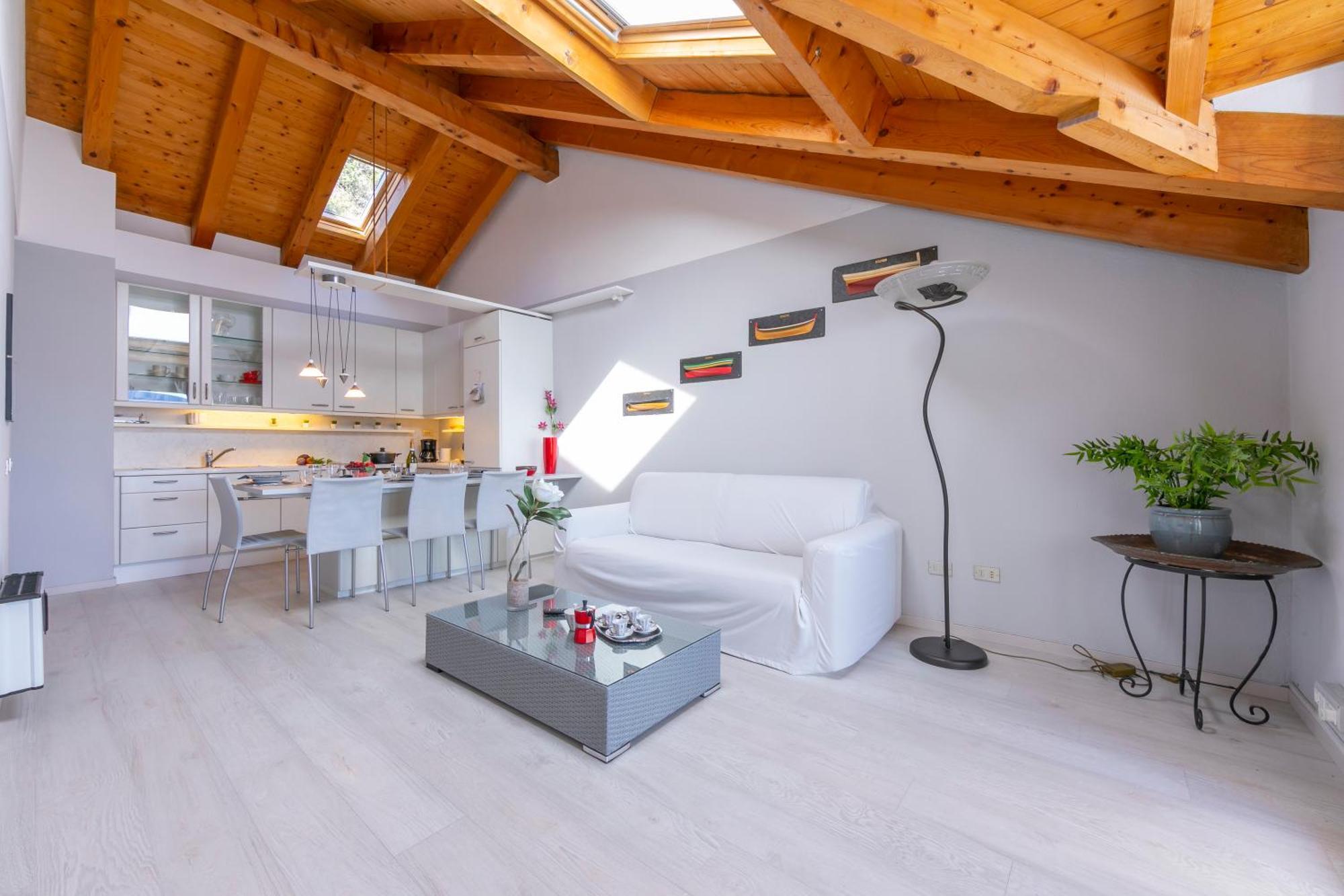 Blu Lake Apartment On Ghiffa Beach - Happy Rentals Εξωτερικό φωτογραφία