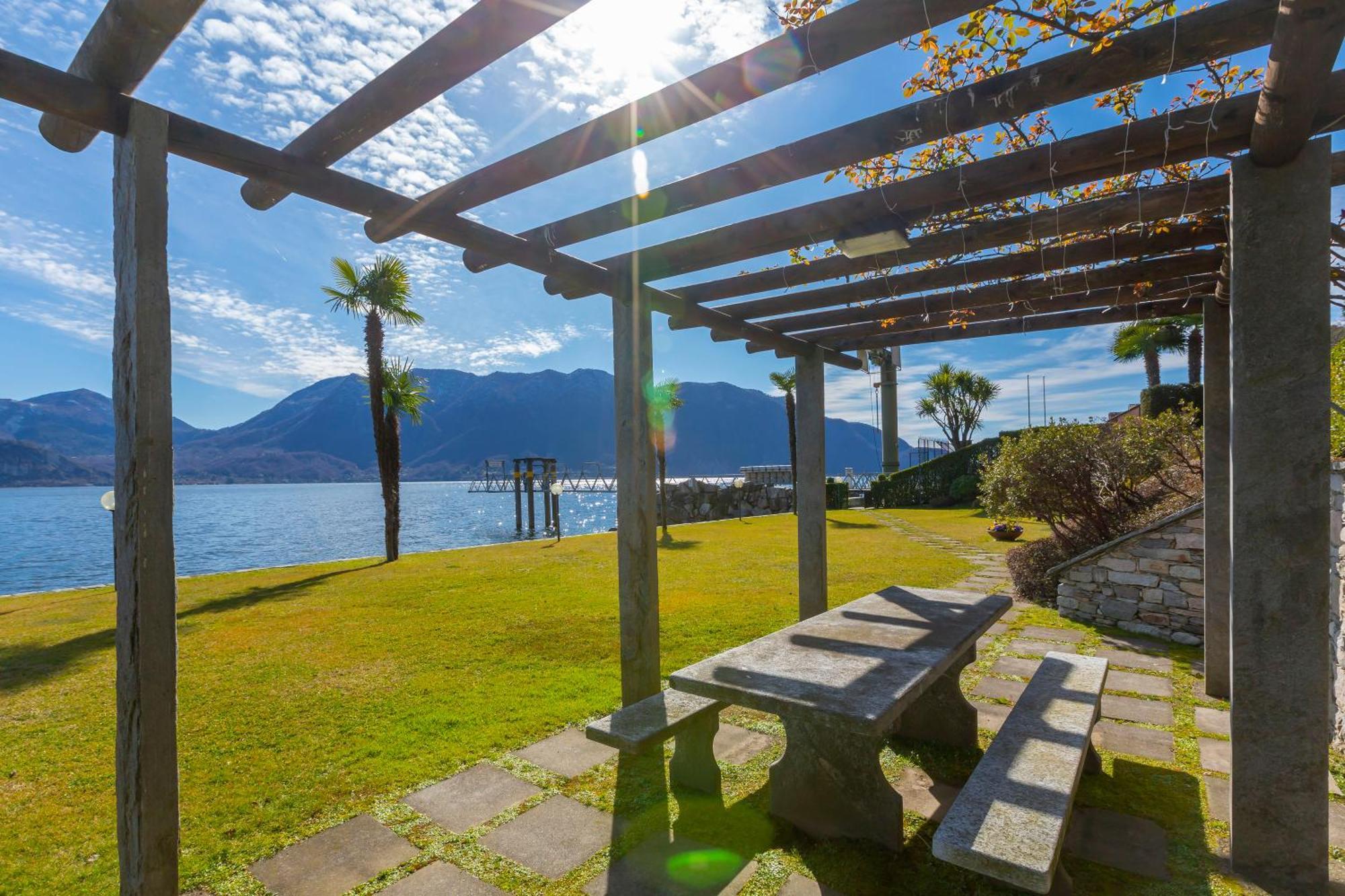 Blu Lake Apartment On Ghiffa Beach - Happy Rentals Εξωτερικό φωτογραφία
